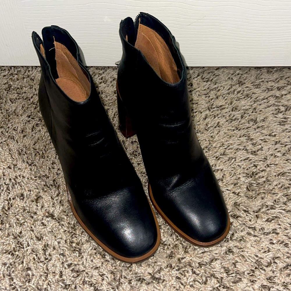 Antonio Melani Cammden Booties